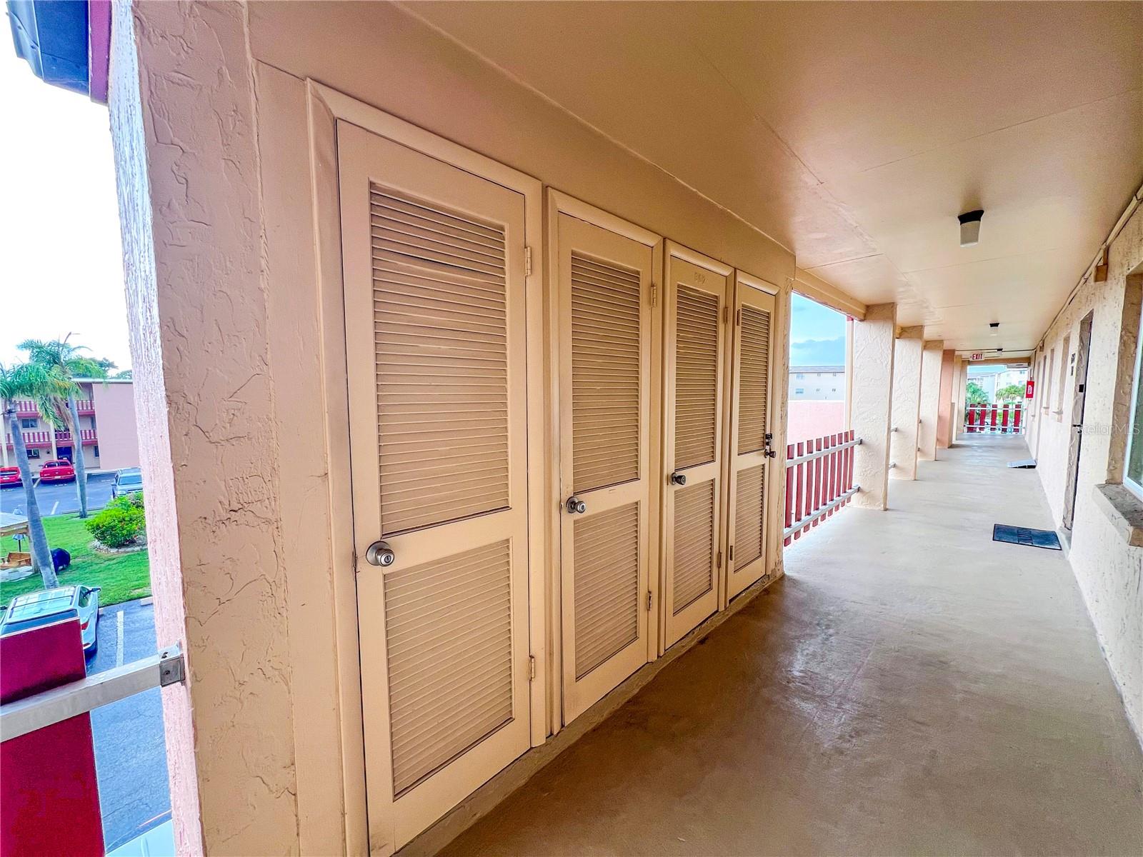 BAYSHORE ON THE LAKE APTS SEC 1 - Residential