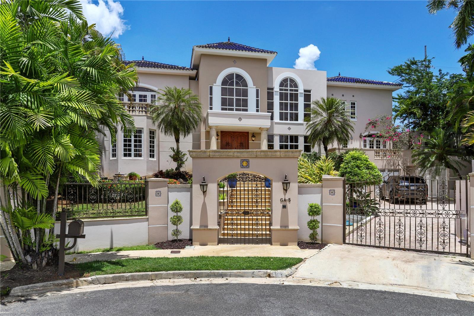 GARDEN HILLS - Residential