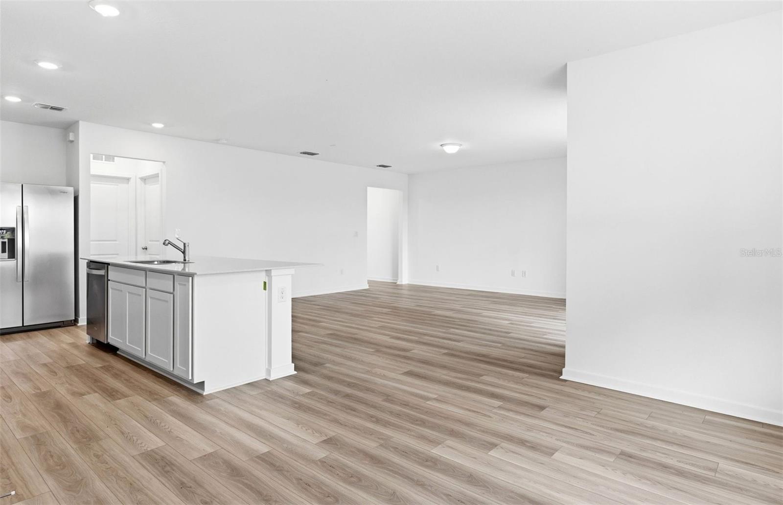 OAKFIELD LAKES - Residential