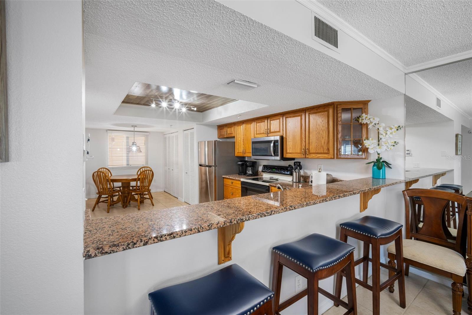 BEACH COTTAGE CONDO - Residential