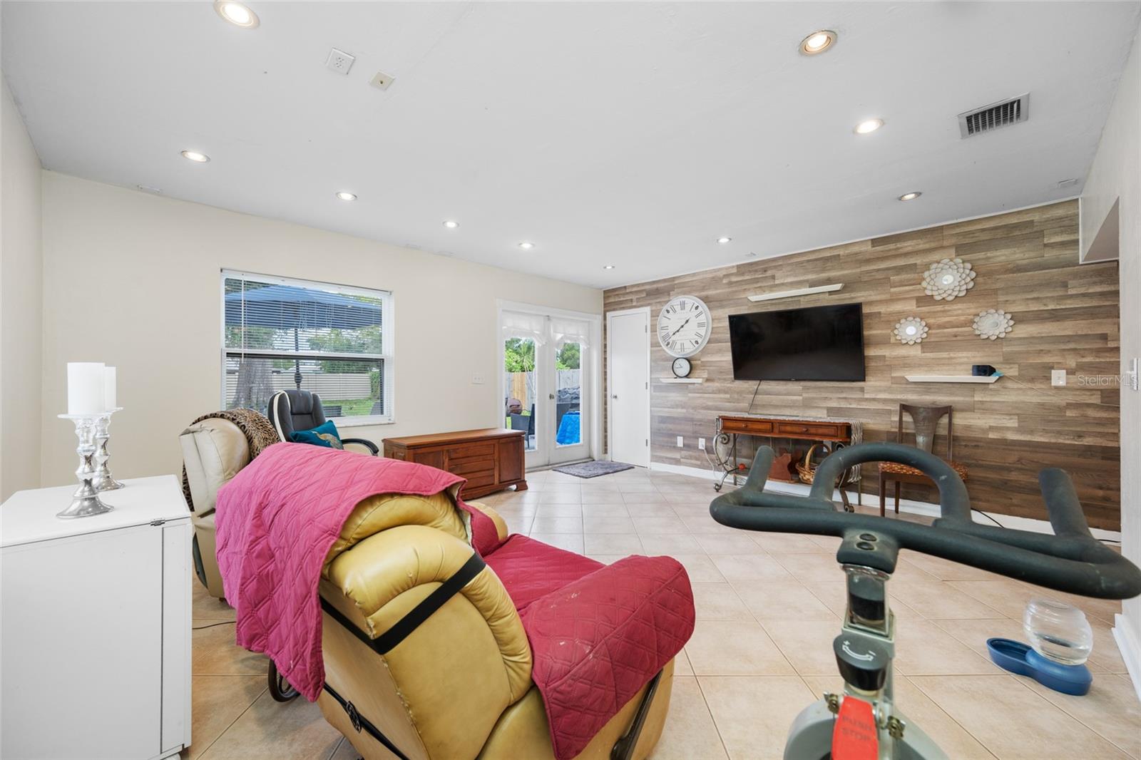PINELLAS PARK 1ST ADD - Residential