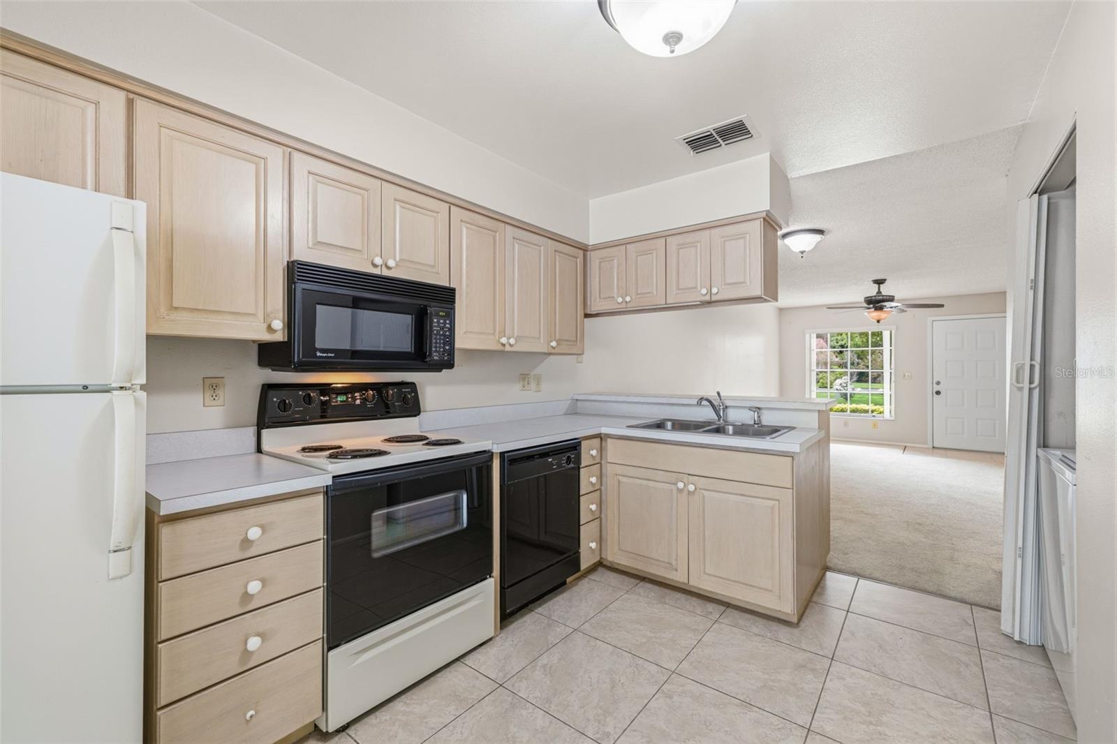 SCOTSDALE VILLA CONDO - Residential