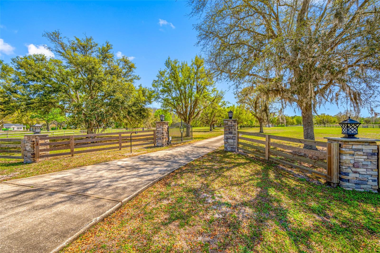 PASCO TRAILS - Residential