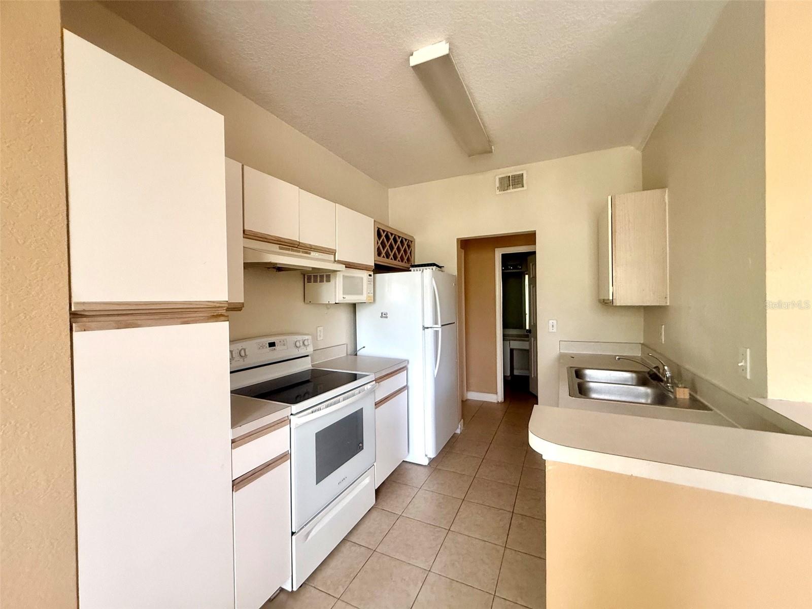 MADISON/METROWEST - Residential Lease