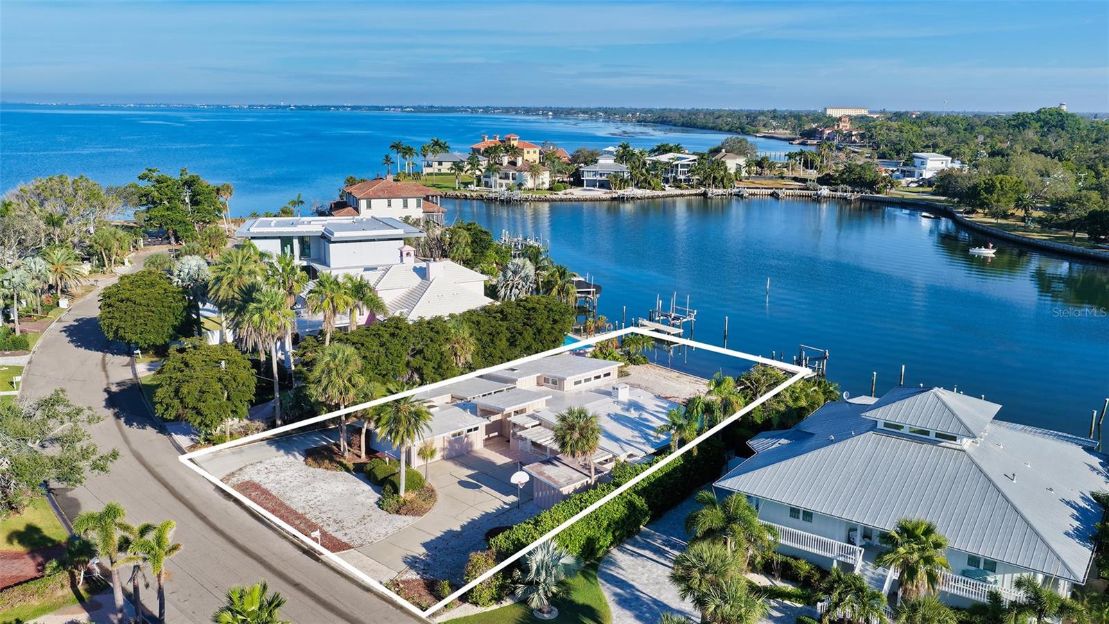 SAPPHIRE SHORES RESUB BLK M - Land