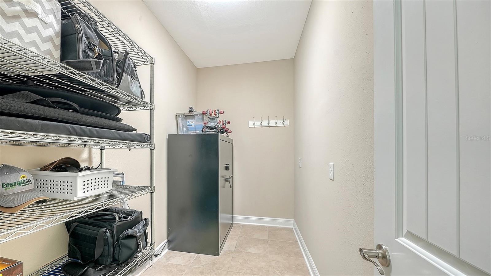 HAMPTON LAKES - Residential