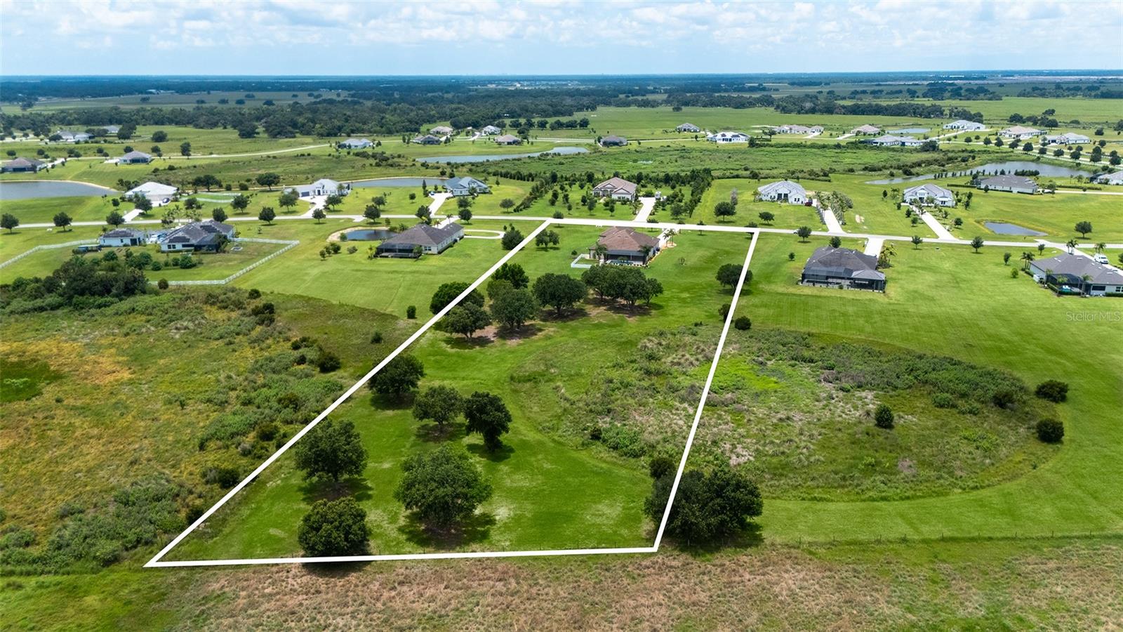 HAMPTON LAKES - Residential