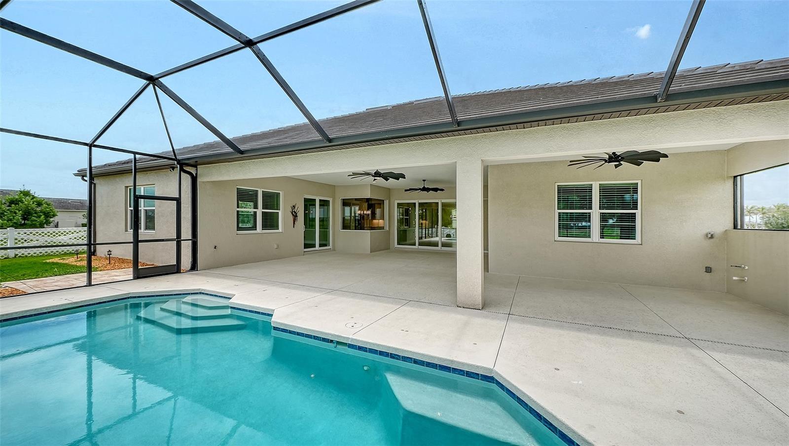HAMPTON LAKES - Residential