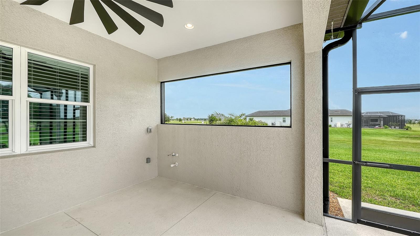 HAMPTON LAKES - Residential