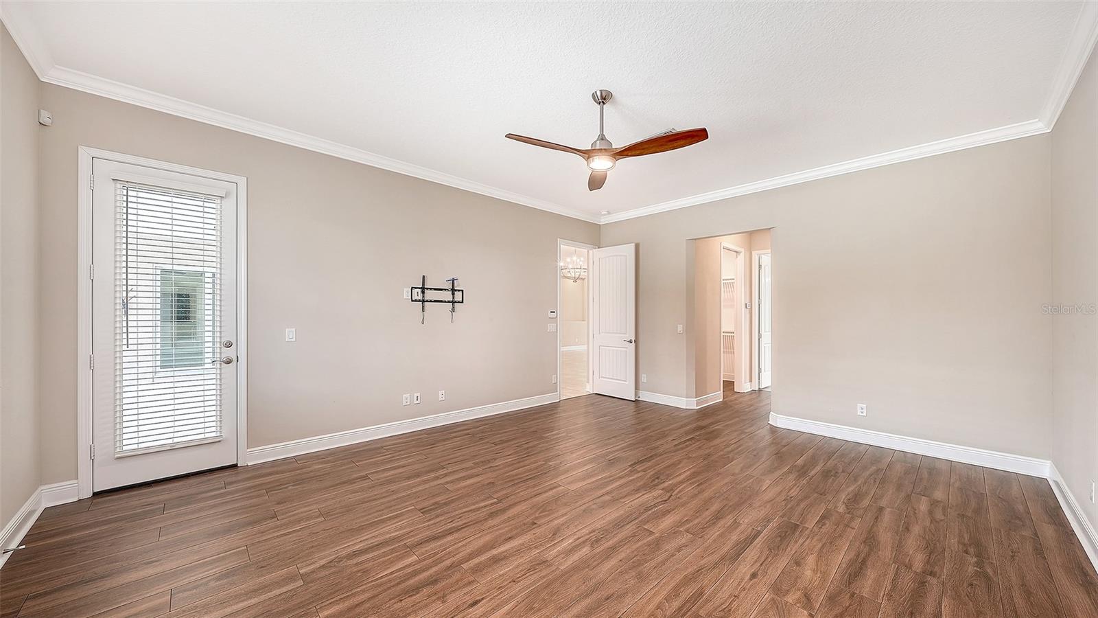 HAMPTON LAKES - Residential