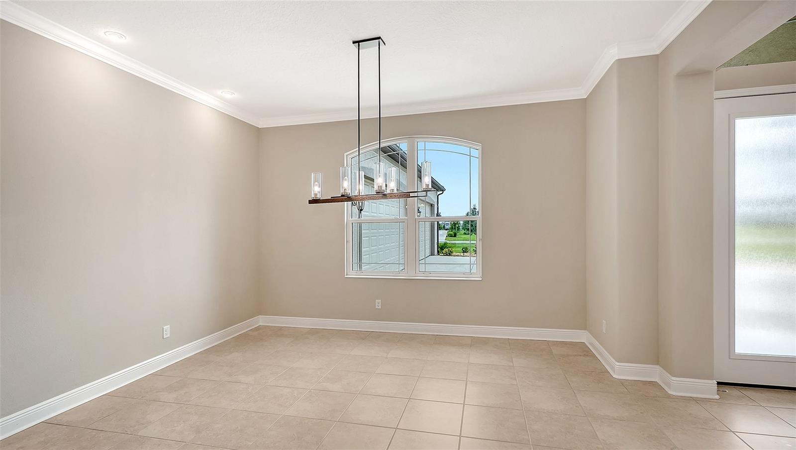 HAMPTON LAKES - Residential