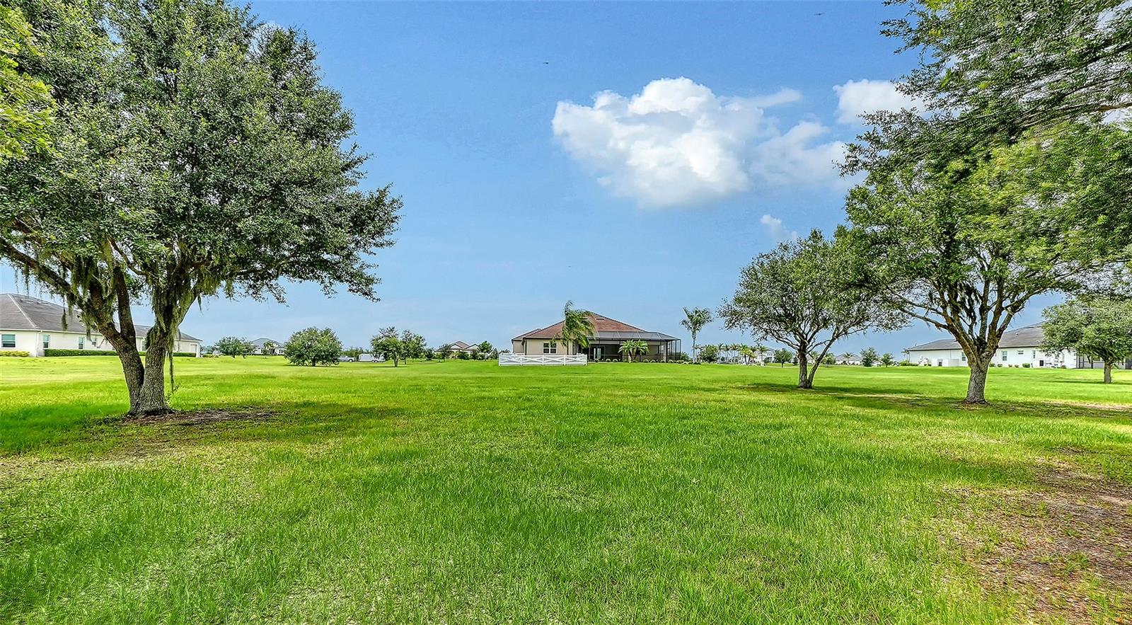 HAMPTON LAKES - Residential