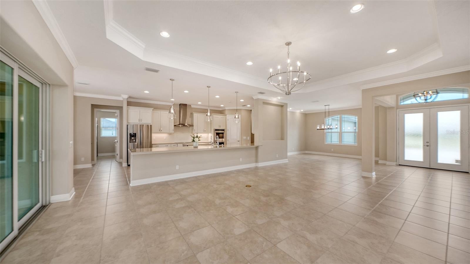HAMPTON LAKES - Residential