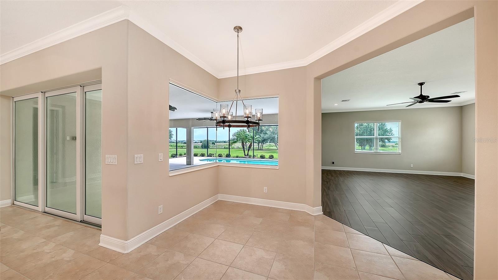 HAMPTON LAKES - Residential