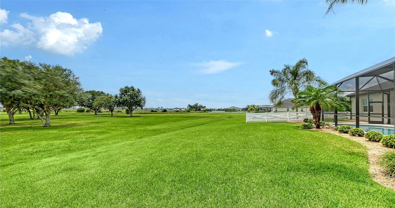 HAMPTON LAKES - Residential