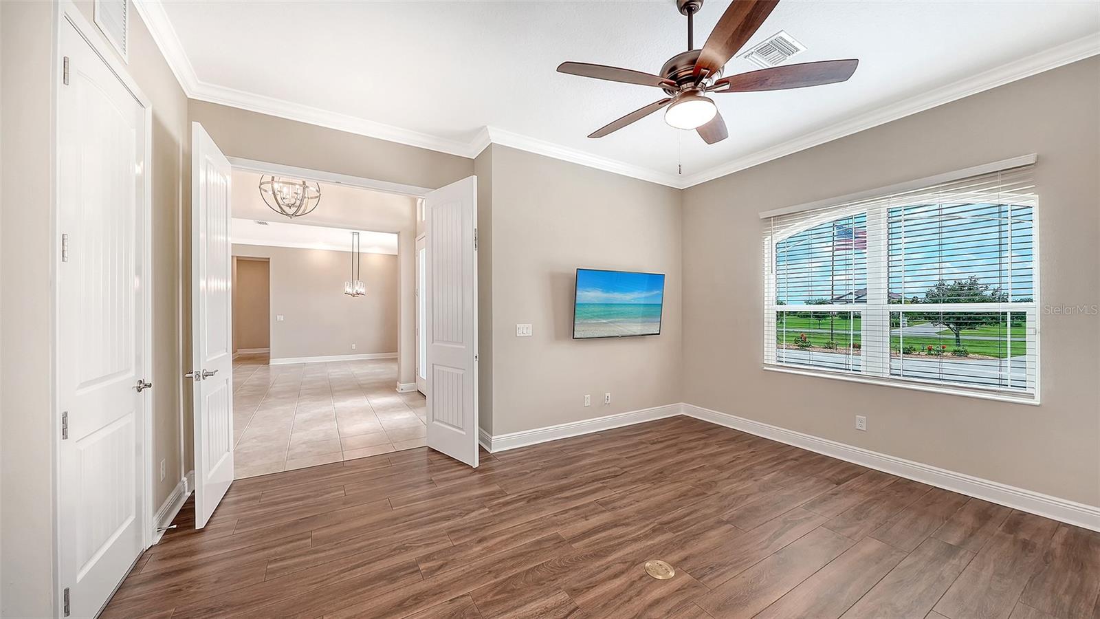HAMPTON LAKES - Residential