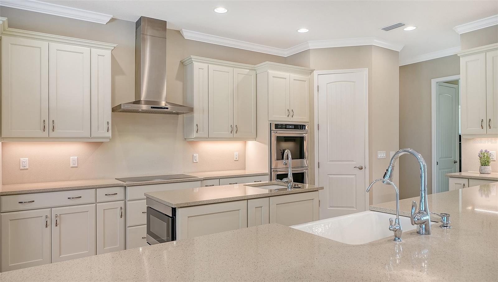 HAMPTON LAKES - Residential