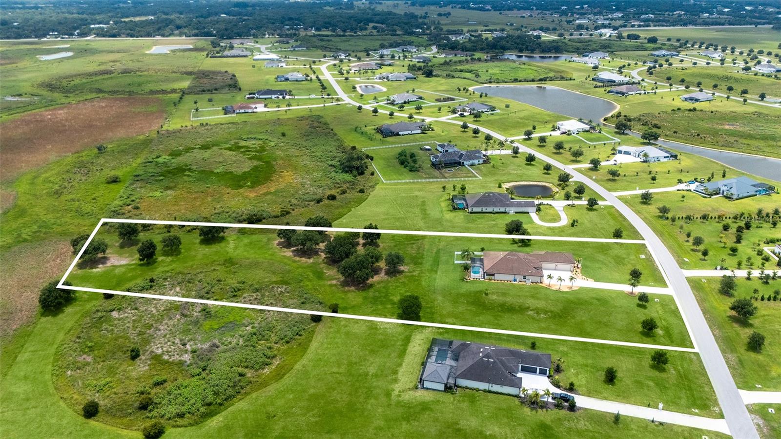 HAMPTON LAKES - Residential