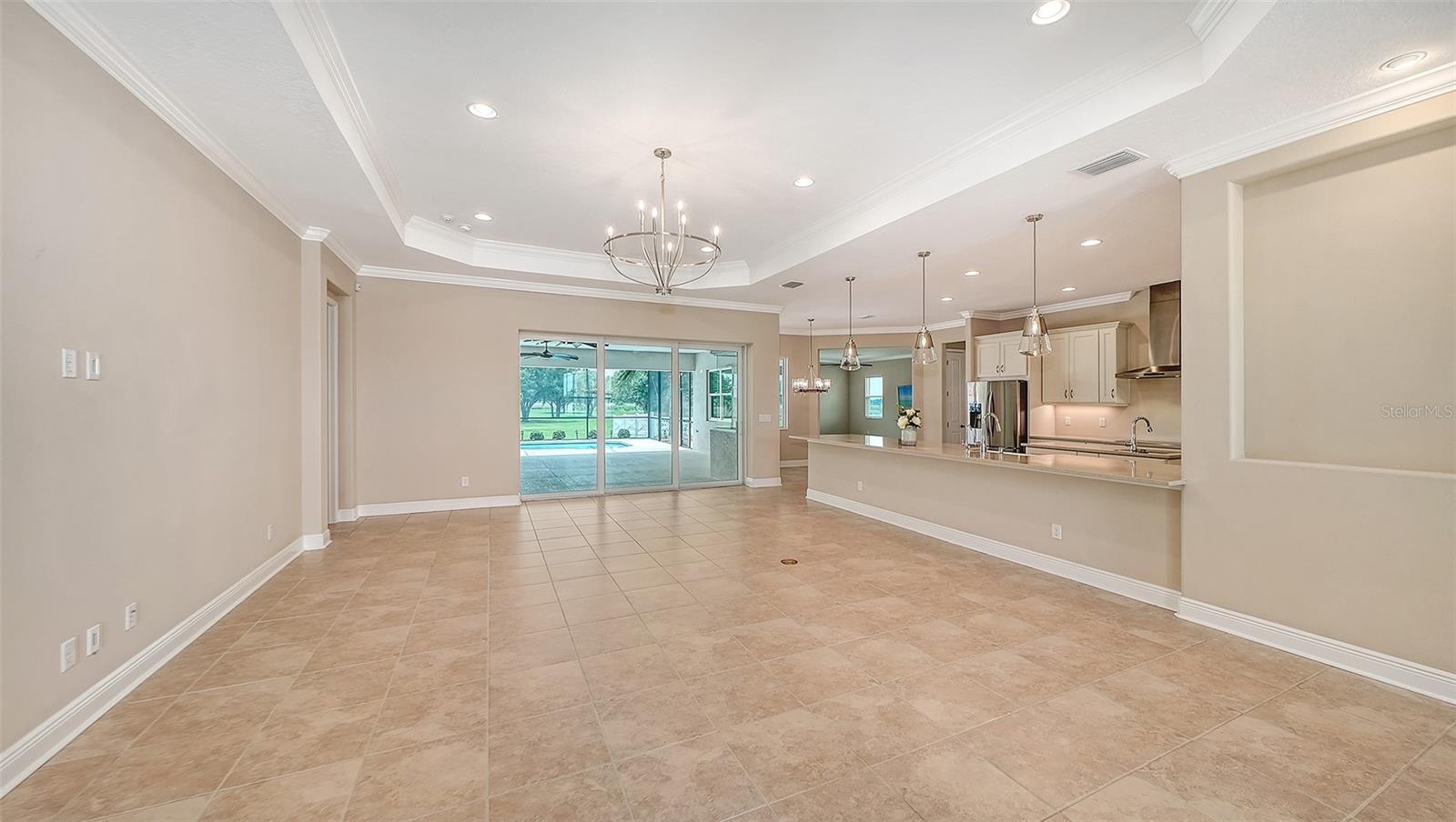HAMPTON LAKES - Residential