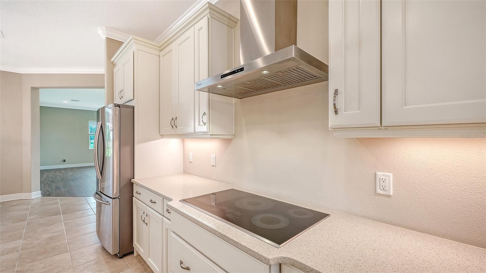 HAMPTON LAKES - Residential