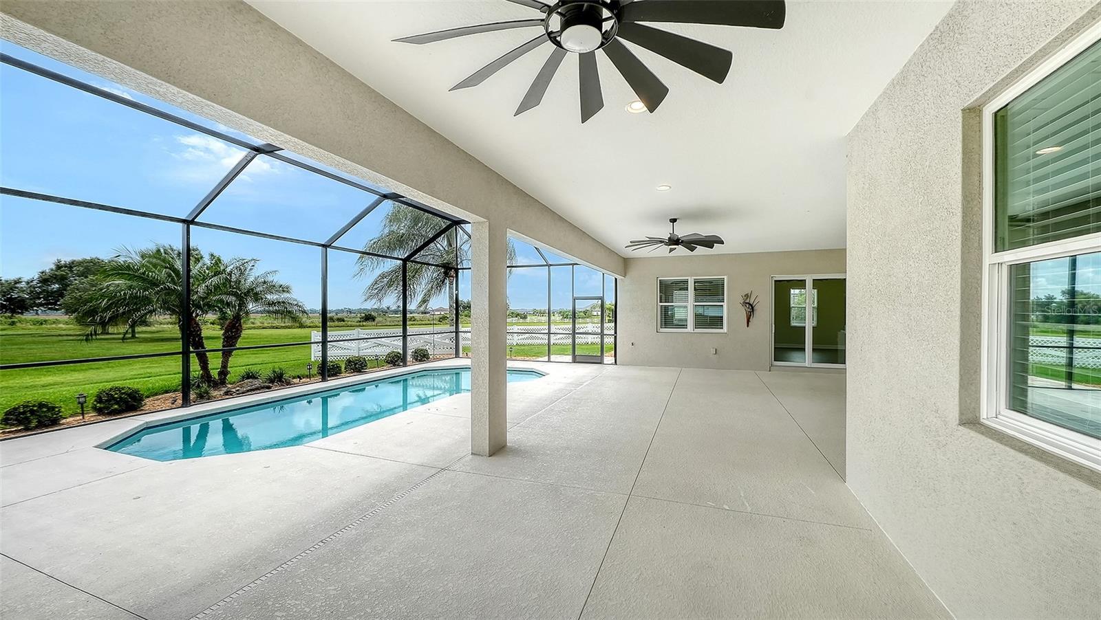 HAMPTON LAKES - Residential