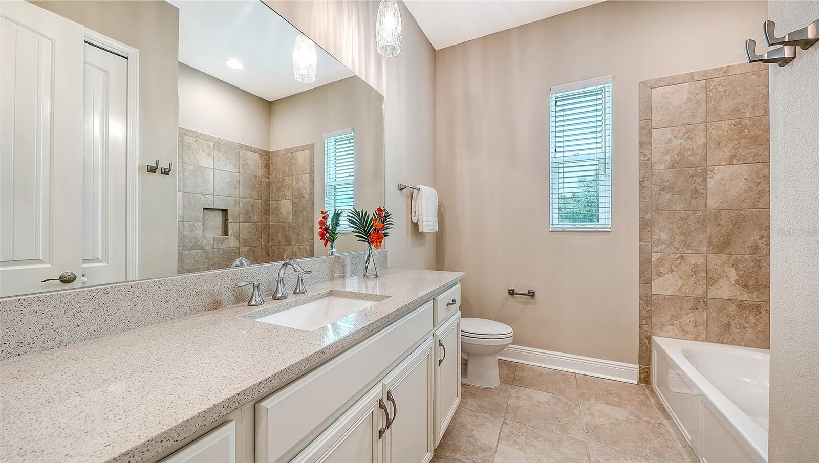 HAMPTON LAKES - Residential