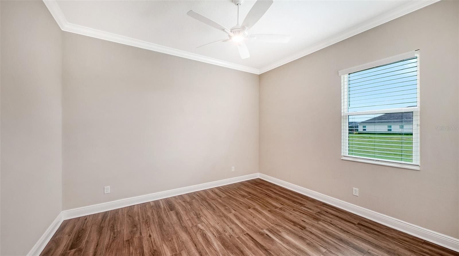 HAMPTON LAKES - Residential