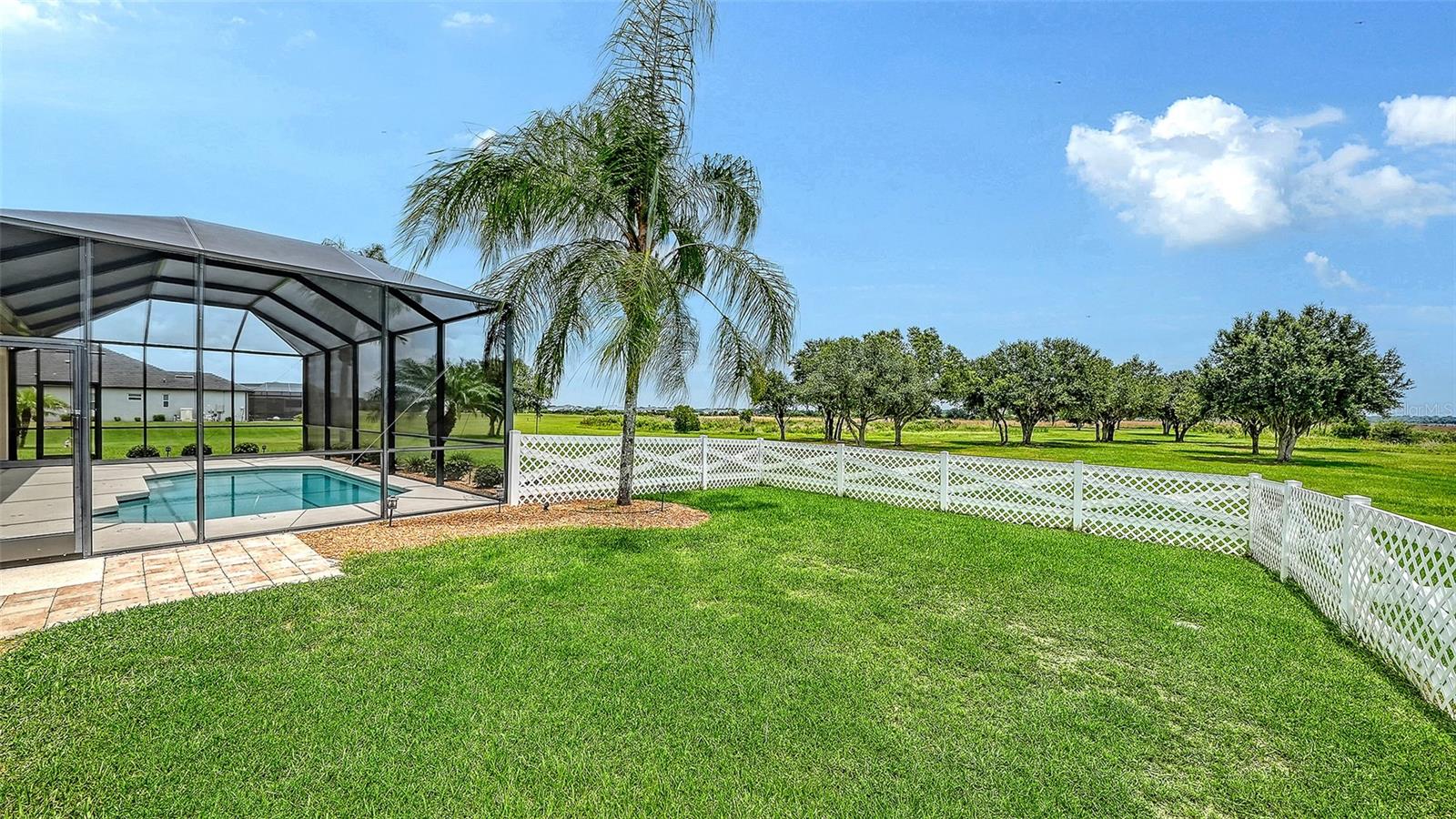 HAMPTON LAKES - Residential
