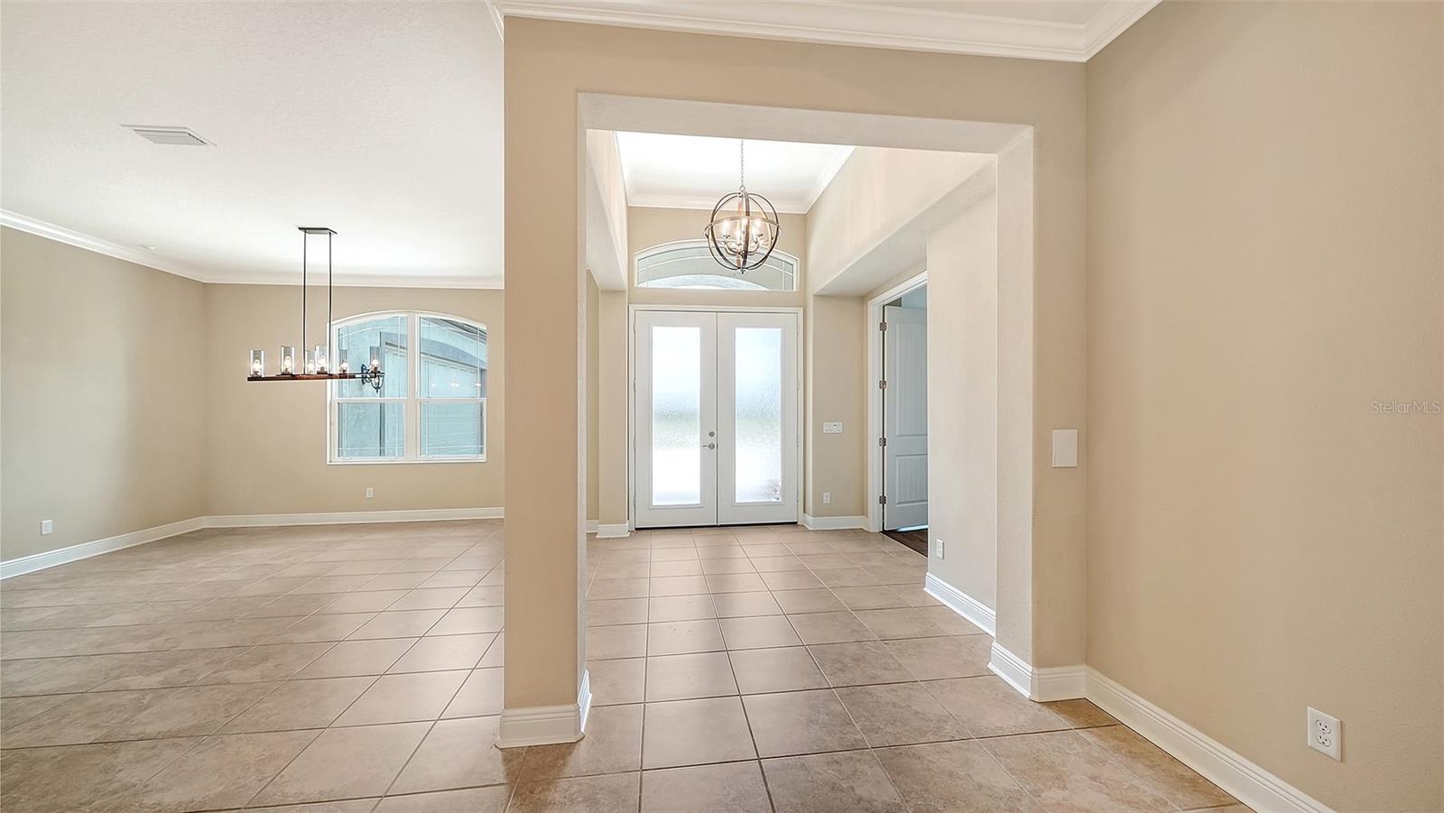 HAMPTON LAKES - Residential