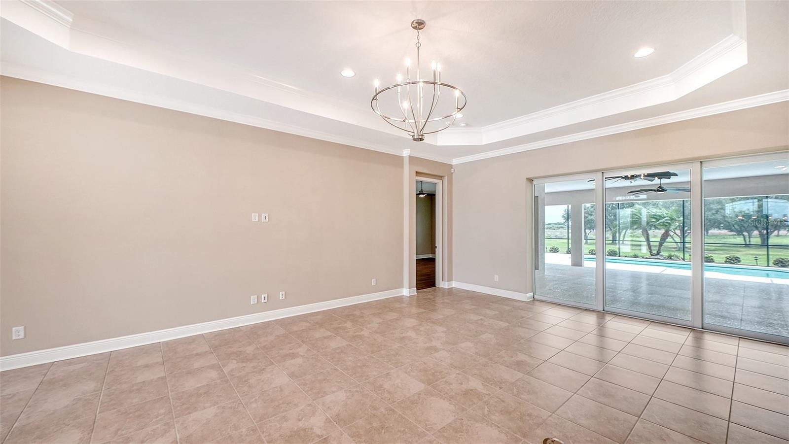 HAMPTON LAKES - Residential
