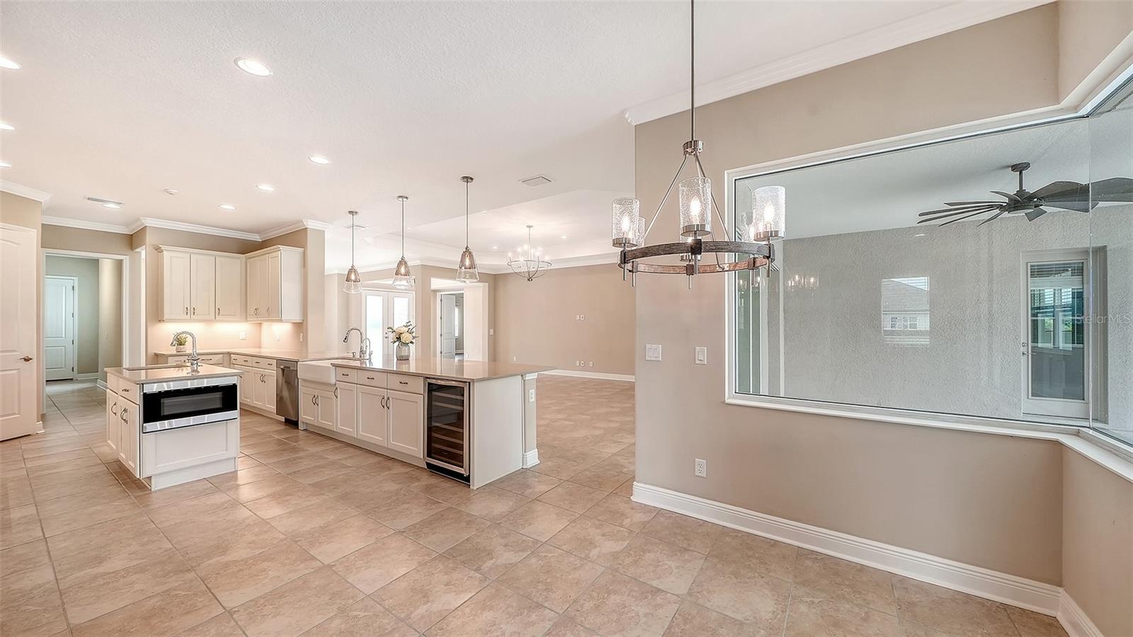 HAMPTON LAKES - Residential