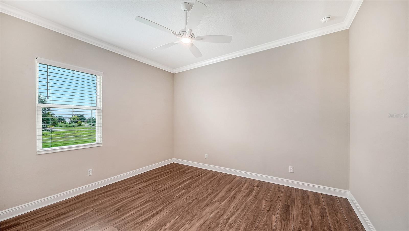 HAMPTON LAKES - Residential