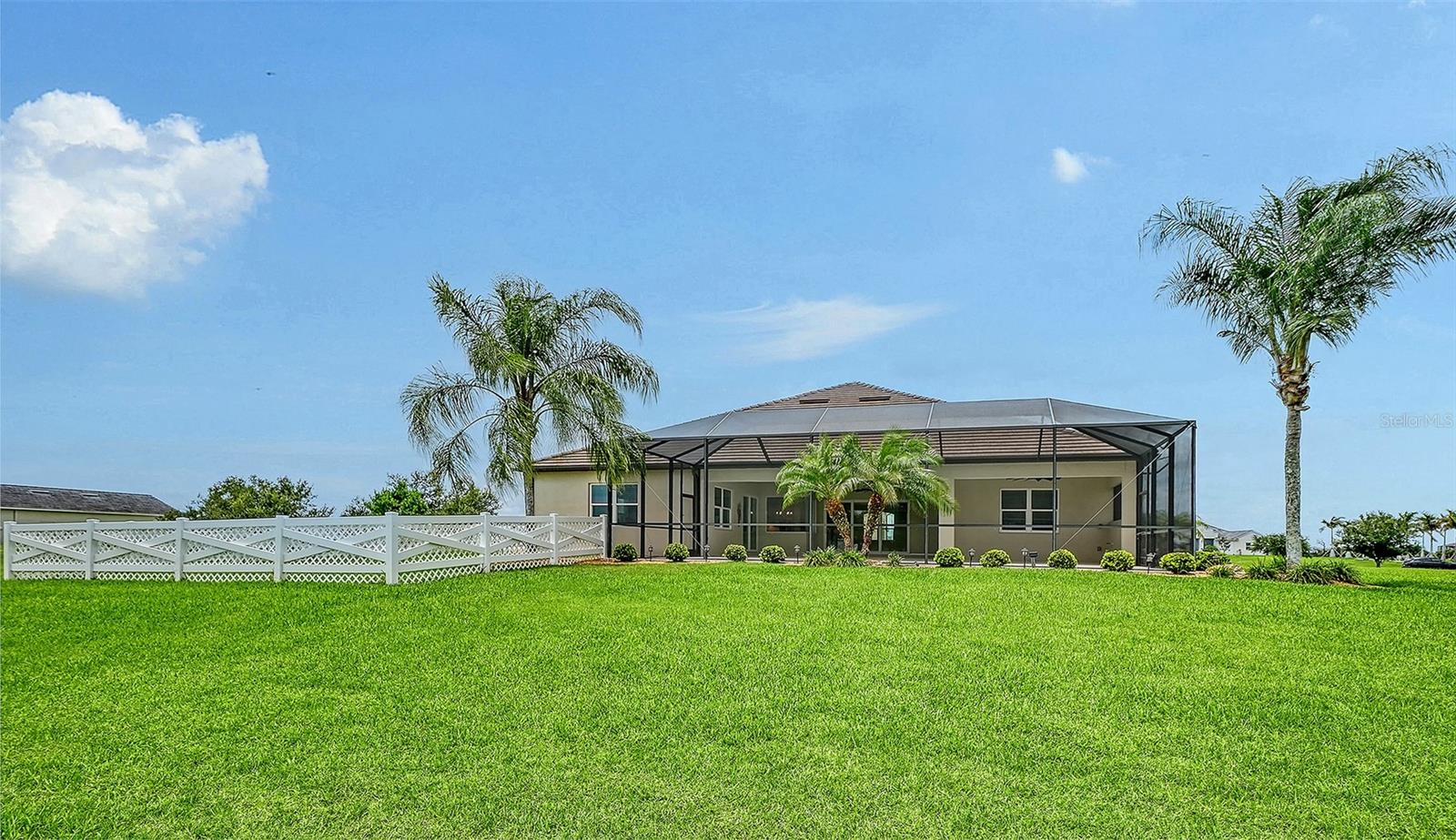 HAMPTON LAKES - Residential