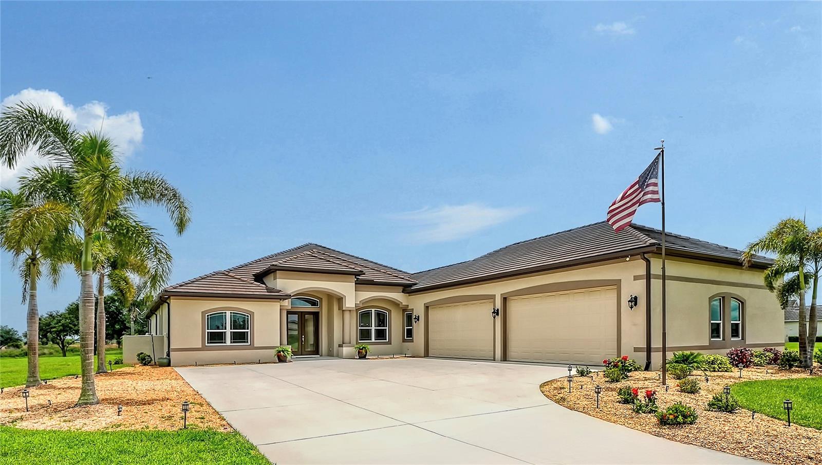 HAMPTON LAKES - Residential