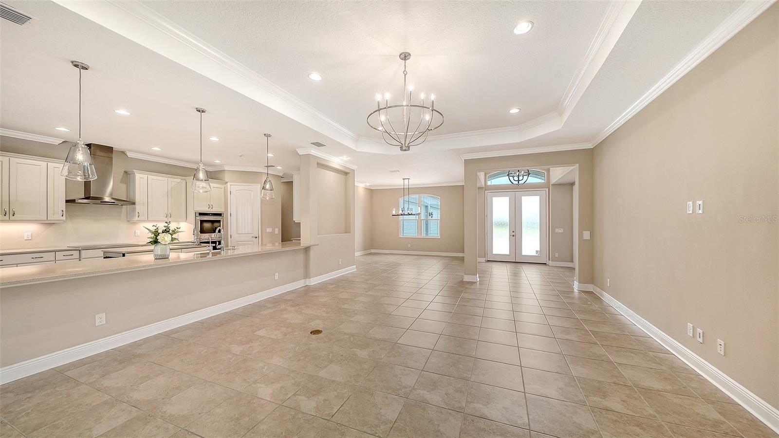 HAMPTON LAKES - Residential