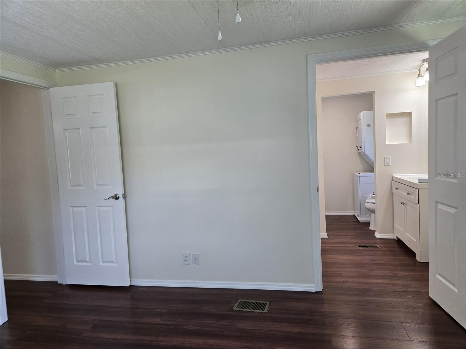BANBURY VILLAGE CONDO - Residential