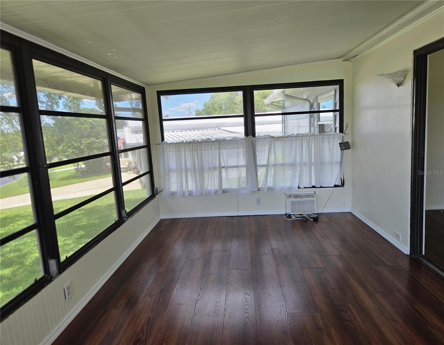 BANBURY VILLAGE CONDO - Residential