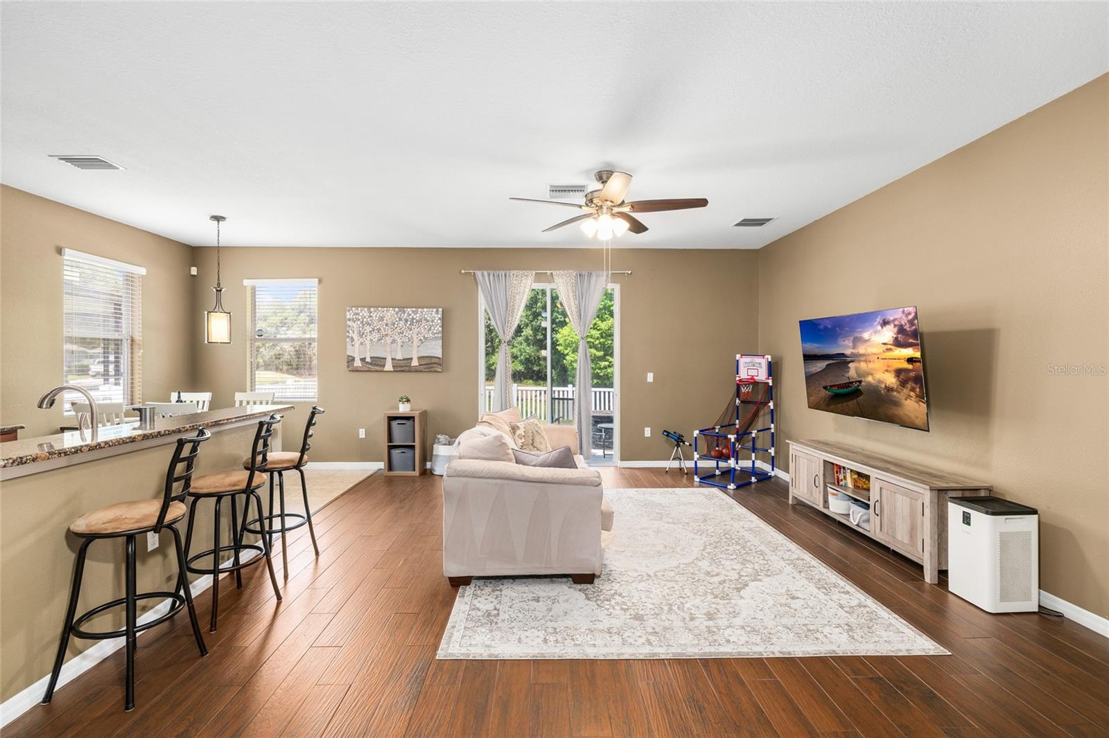 RIVERPLACE SUB - Residential