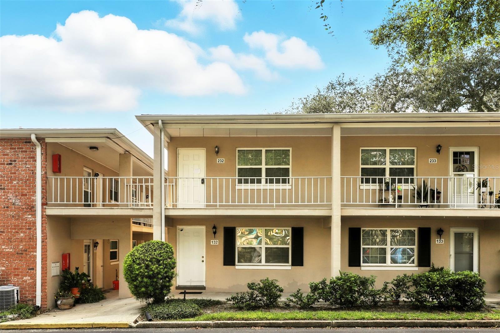 LAKEFRONT living just steps from the shore of 239-acre, spring-fed Lake Killarney! Welcome to Lakeside Manor and this charming second-floor end-unit condo offering partial lake views, private lake access, and an ideal blend of comfort and convenience.
This 1-bedroom, 1-bath unit features a bright and inviting layout with luxury vinyl plank flooring throughout the main living areas, complemented by granite countertops and a stylish backsplash in the kitchen. Pella energy-efficient windows fill the space with natural light while helping maintain efficiency. Additional highlights include a new HVAC system (11/2025) and an A/C closet providing extra storage.
Residents enjoy a variety of amenities designed to enhance the lakefront lifestyle, including a pool and clubhouse overlooking the water, private boat ramp, boat slips (first-come, currently $35/month), guest parking, community laundry facility, and an outdoor grill and picnic area. A beautifully maintained central courtyard offers a peaceful, park-like setting right outside your door, with a laundry room conveniently located nearby.
Low HOA fees add to the value, making this property even more attractive.
Ideally located with quick access to I-4 and 17-92, and just minutes from Winter Park Village, Park Avenue dining and shopping, Rollins College, UCF, Valencia College Downtown Campus, and Downtown Orlando, this condo offers both tranquility and accessibility.
Enjoy lakefront living in one of Winter Park’s most convenient locations—an excellent opportunity for a primary residence, second home, or investment.