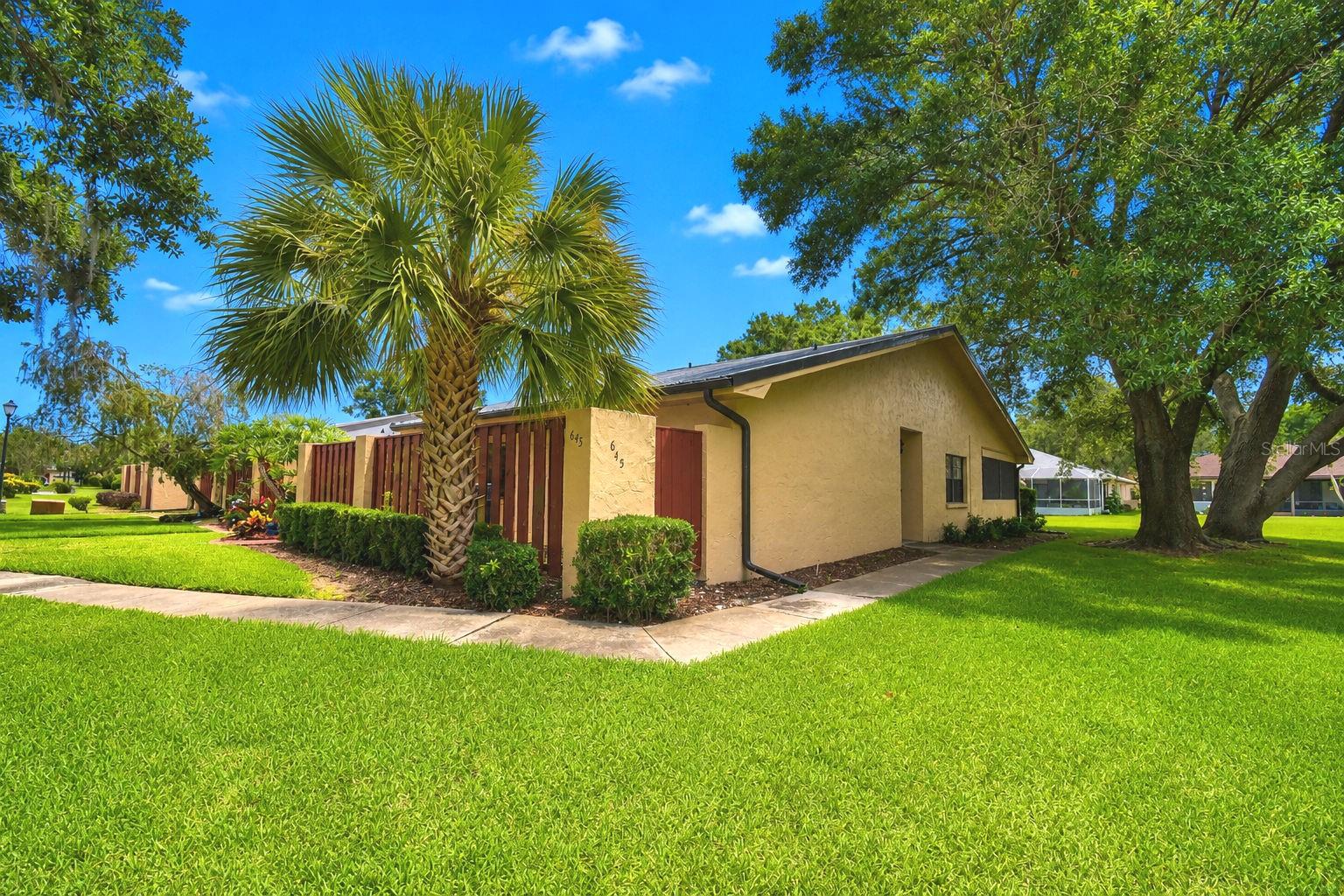 CYPRESSWOOD VILLAS ON THE GREEN - Residential
