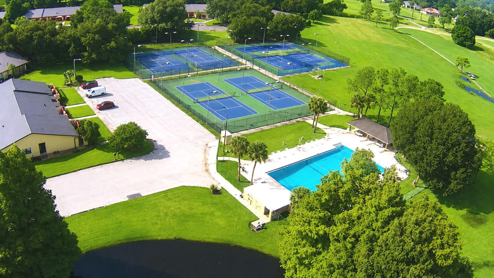 CYPRESSWOOD VILLAS ON THE GREEN - Residential