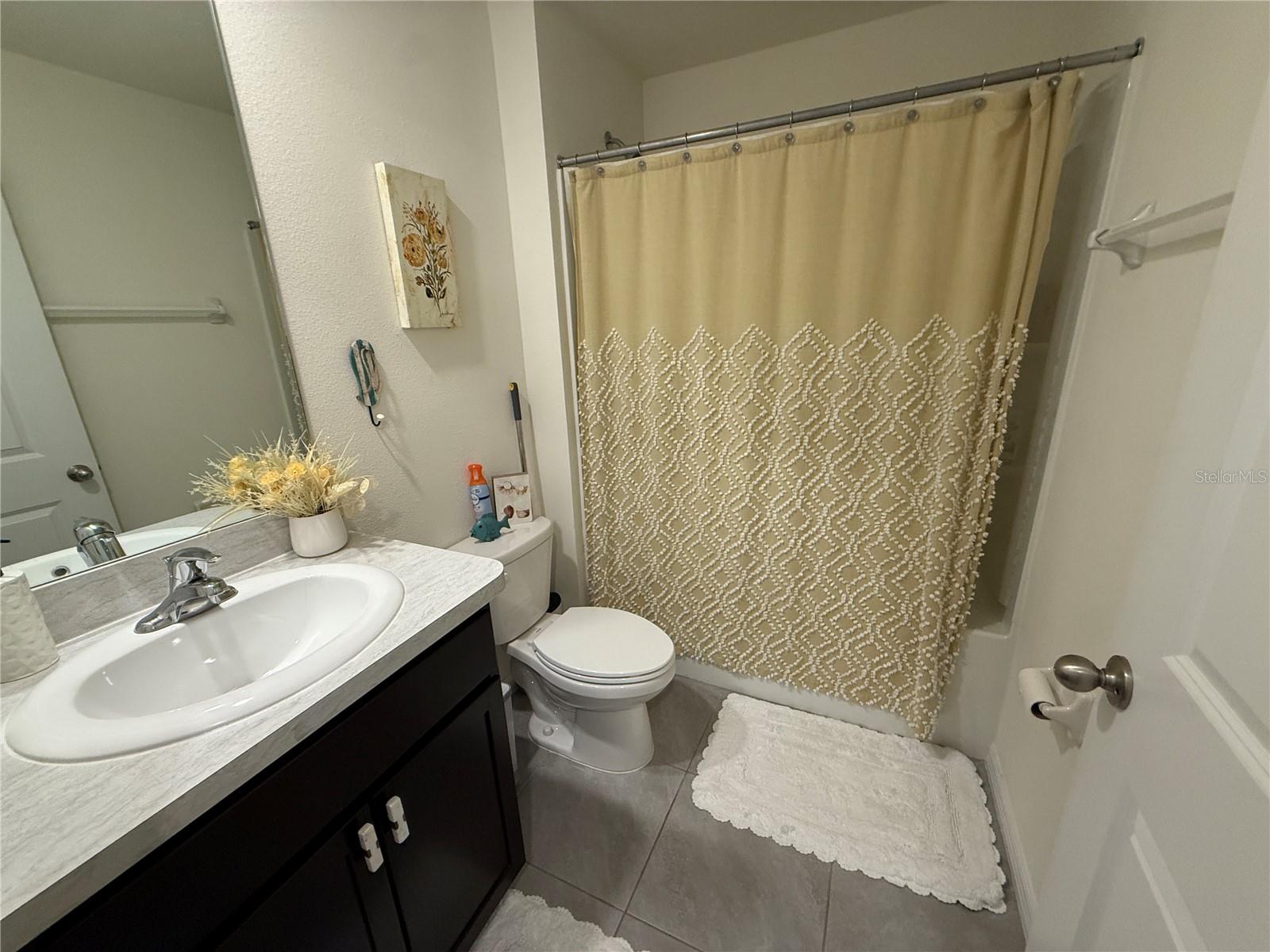 SILVERSTONE NORTH PH IA & IB - Residential Lease