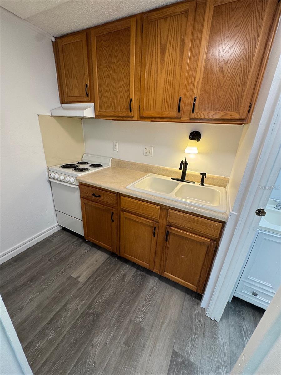 AZALEA HILLS - Residential Lease