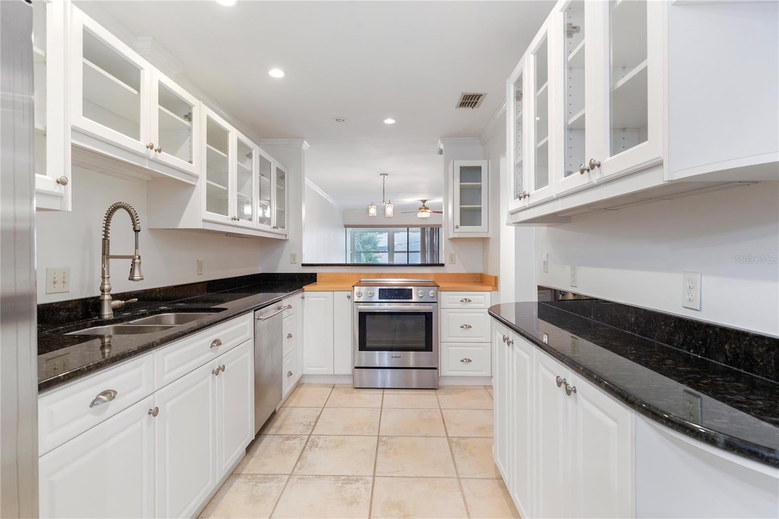 LOVERS OAK CONDO - Residential