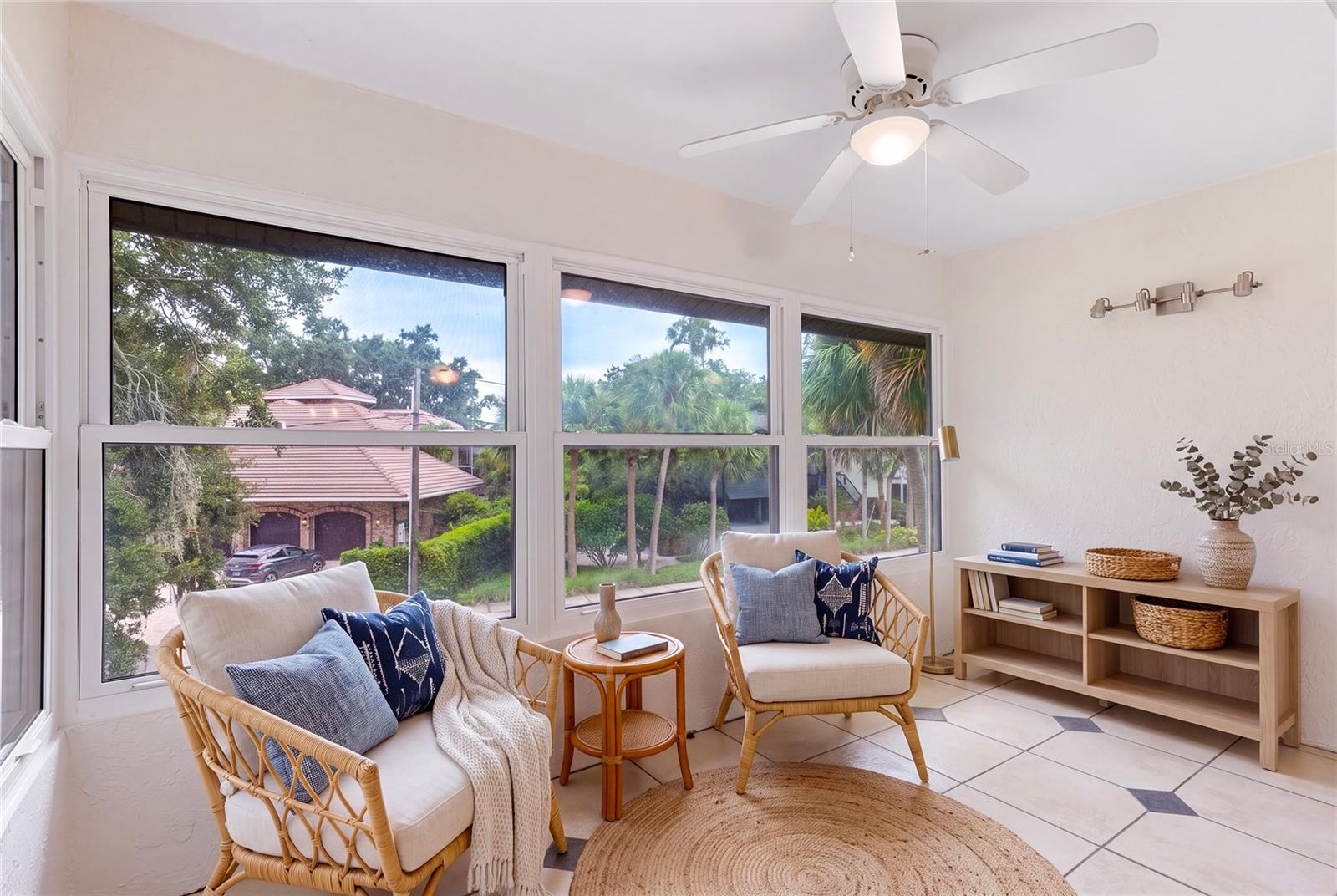 LOVERS OAK CONDO - Residential