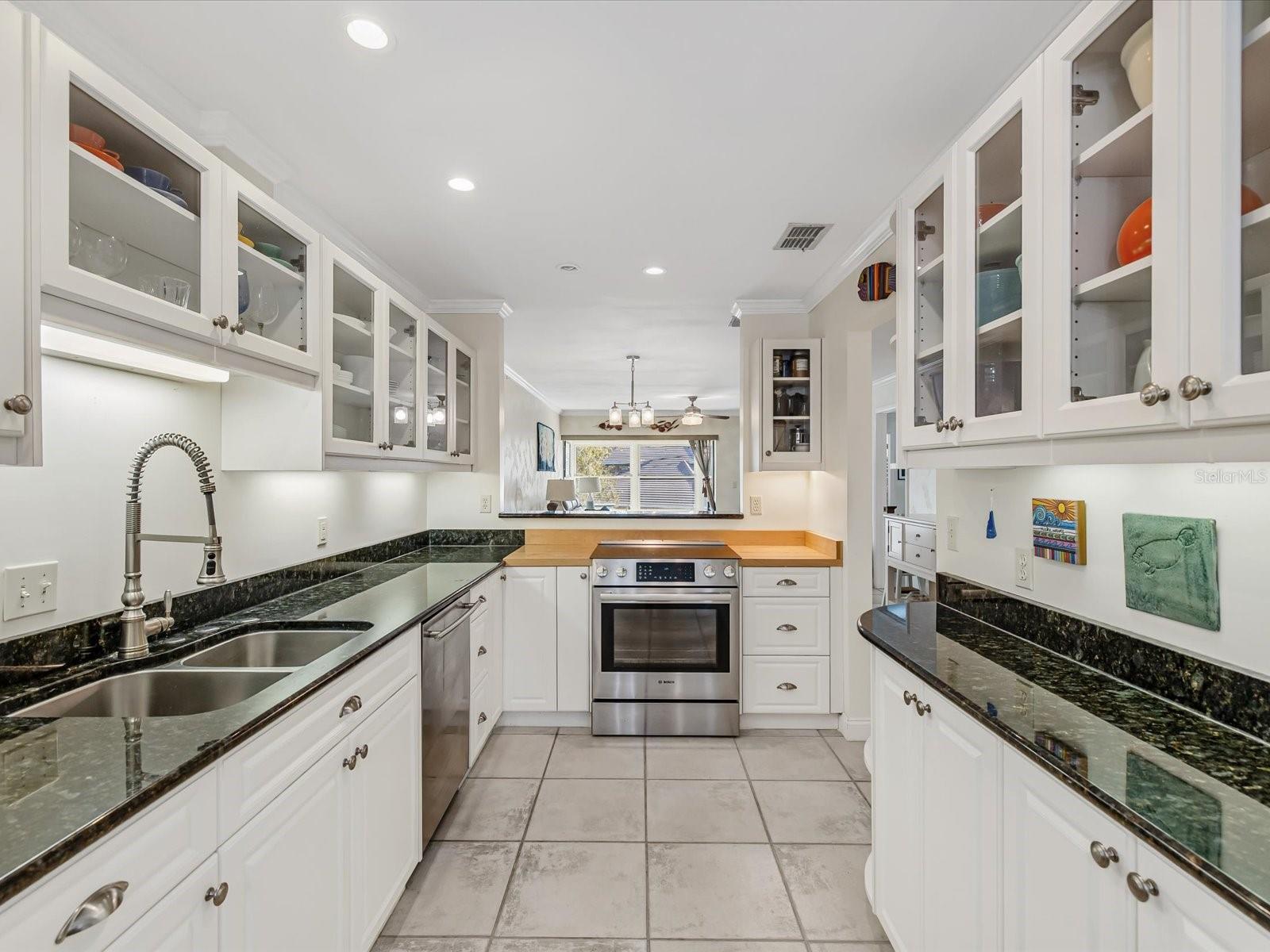 LOVERS OAK CONDO - Residential