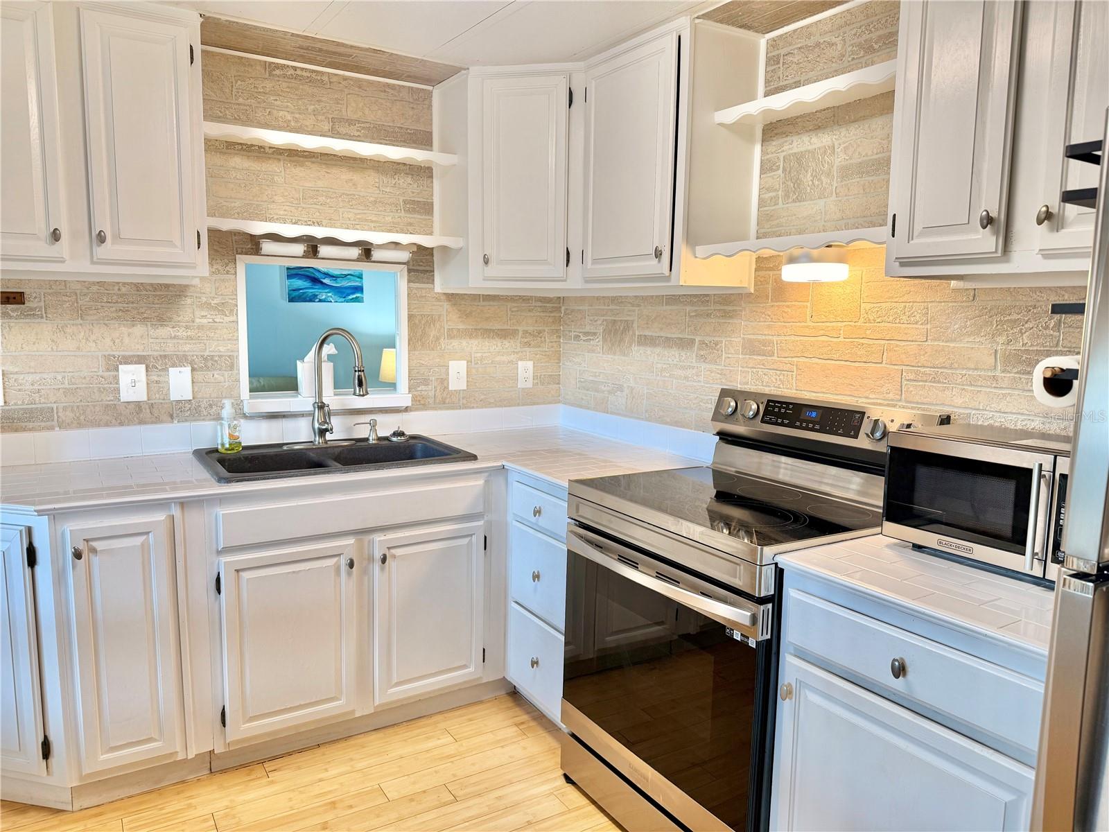 PINELLAS GROVES - Residential