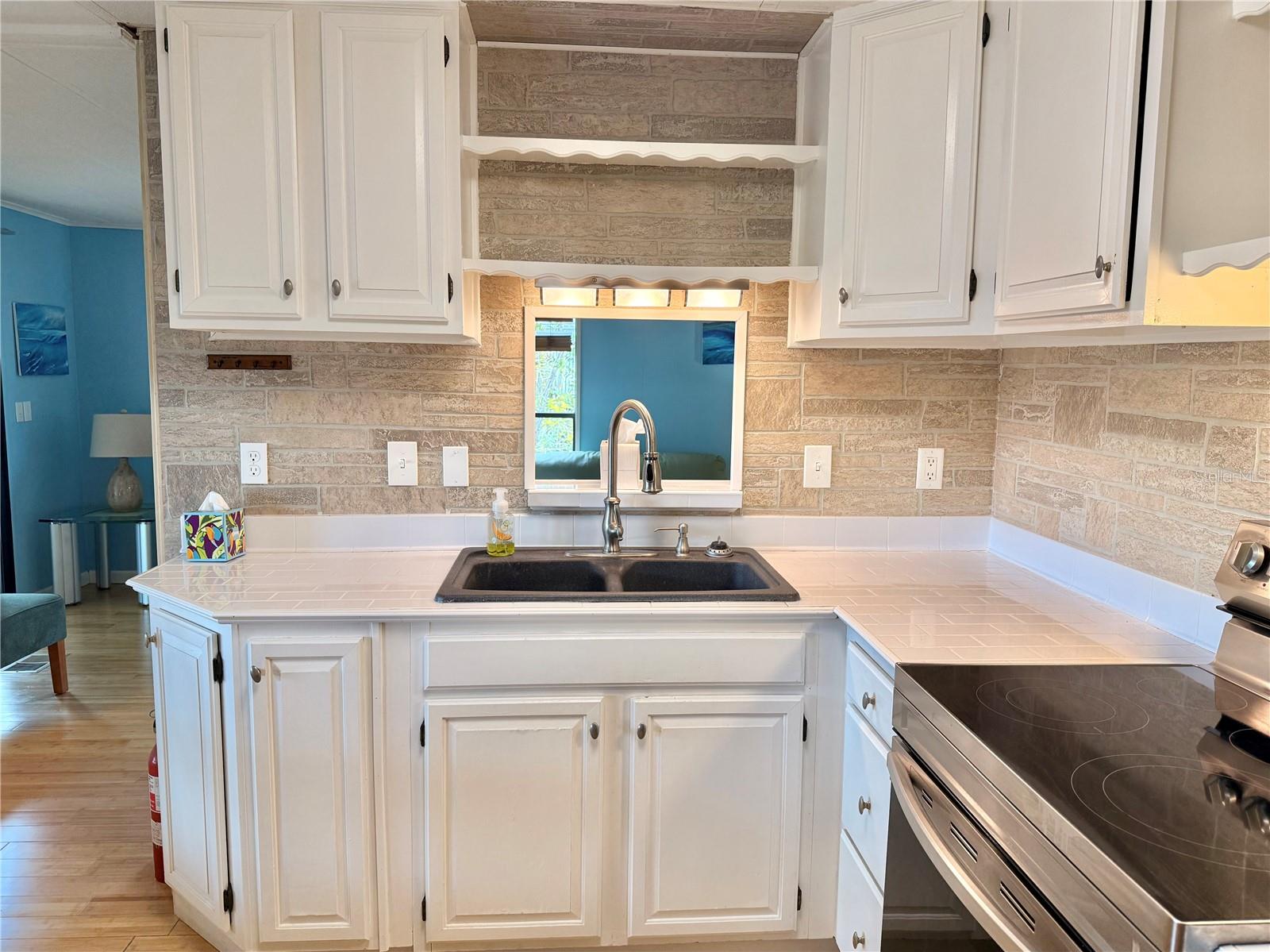 PINELLAS GROVES - Residential