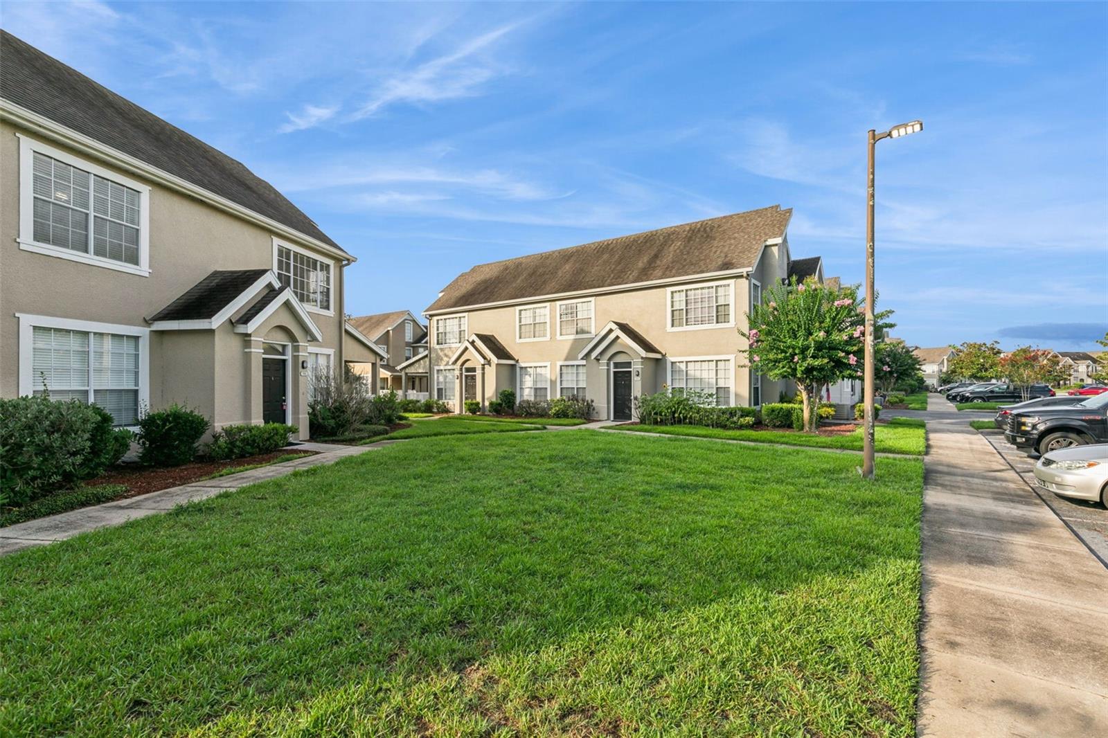 CENTRAL PK/LEE VISTA - Residential