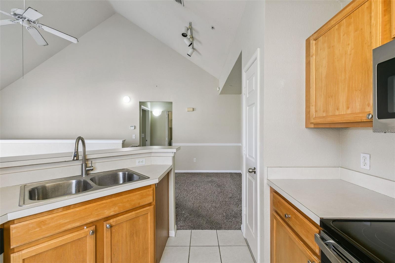 CENTRAL PK/LEE VISTA - Residential